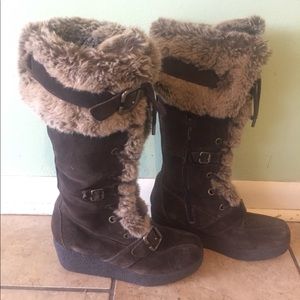 Report 6.5 Brown suede lace up boot faux fur